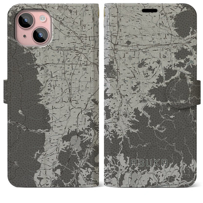 【明日香（奈良県）】地図柄iPhoneケース（手帳タイプ）モノトーン・iPhone 15 Plus 用