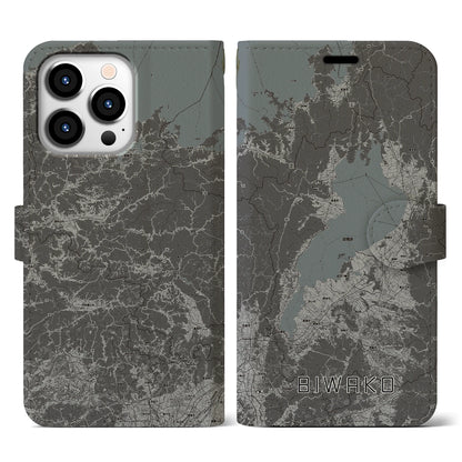 【琵琶湖2（滋賀県）】地図柄iPhoneケース（手帳タイプ）モノトーン・iPhone 13 Pro 用