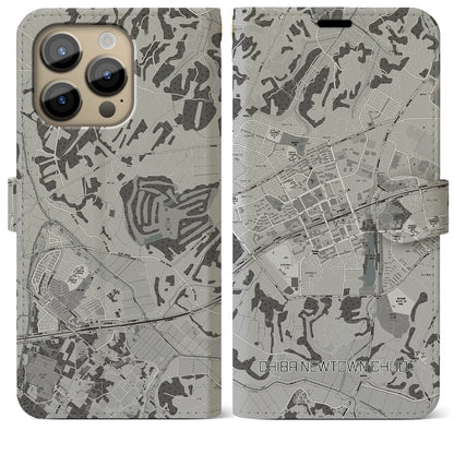 【千葉ニュータウン中央（千葉県）】地図柄iPhoneケース（手帳タイプ）モノトーン・iPhone 14 Pro Max 用