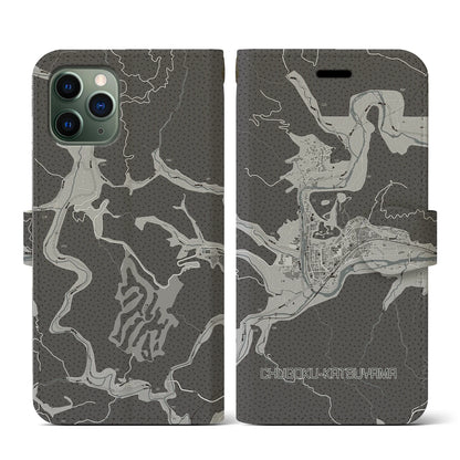 【中国勝山（岡山県）】地図柄iPhoneケース（手帳タイプ）モノトーン・iPhone 11 Pro 用