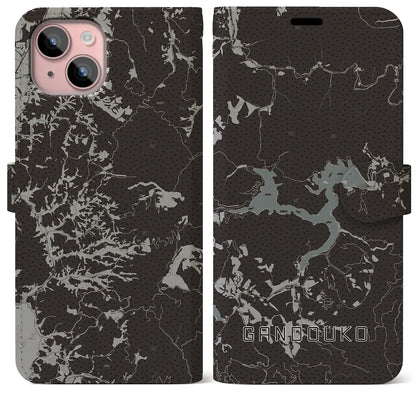 【岩洞湖（岩手県）】地図柄iPhoneケース（手帳タイプ）モノトーン・iPhone 15 Plus 用