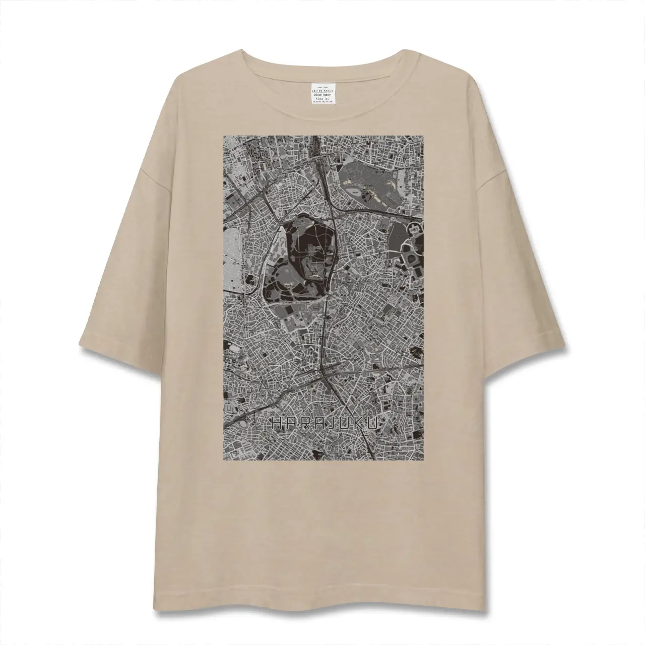 【原宿（東京都）】地図柄ビッグシルエットTシャツ