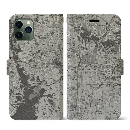 【平城京（奈良県）】地図柄iPhoneケース（手帳タイプ）モノトーン・iPhone 11 Pro 用