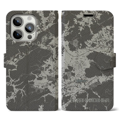 【東広島（広島県）】地図柄iPhoneケース（手帳タイプ）モノトーン・iPhone 15 Pro 用