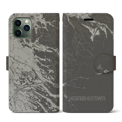 【東川（北海道）】地図柄iPhoneケース（手帳タイプ）モノトーン・iPhone 11 Pro 用