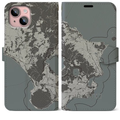 【指宿（鹿児島県）】地図柄iPhoneケース（手帳タイプ）モノトーン・iPhone 15 Plus 用