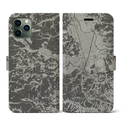 【一関（岩手県）】地図柄iPhoneケース（手帳タイプ）モノトーン・iPhone 11 Pro 用