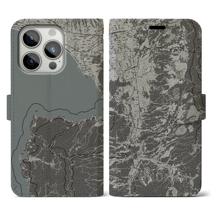 【伊豆の国（静岡県）】地図柄iPhoneケース（手帳タイプ）モノトーン・iPhone 15 Pro 用