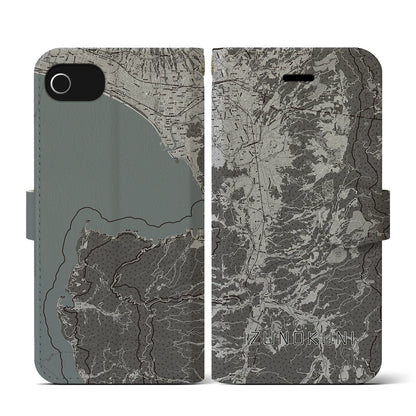 【伊豆の国（静岡県）】地図柄iPhoneケース（手帳タイプ）モノトーン・iPhone SE（第3 / 第2世代） / 8 / 7 / 6s / 6 用