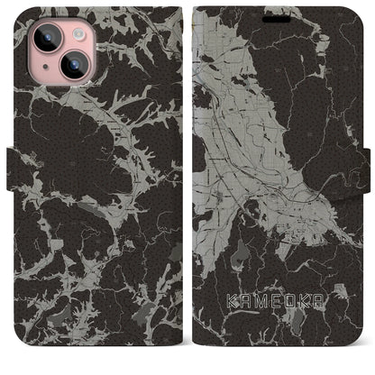 【亀岡（京都府）】地図柄iPhoneケース（手帳タイプ）モノトーン・iPhone 15 Plus 用