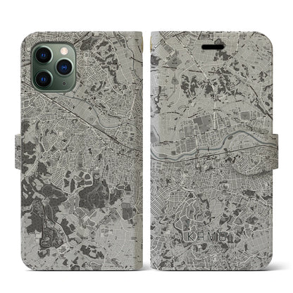 【鴨居（神奈川県）】地図柄iPhoneケース（手帳タイプ）モノトーン・iPhone 11 Pro 用