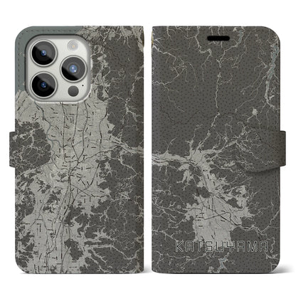 【勝山（福井県）】地図柄iPhoneケース（手帳タイプ）モノトーン・iPhone 15 Pro 用