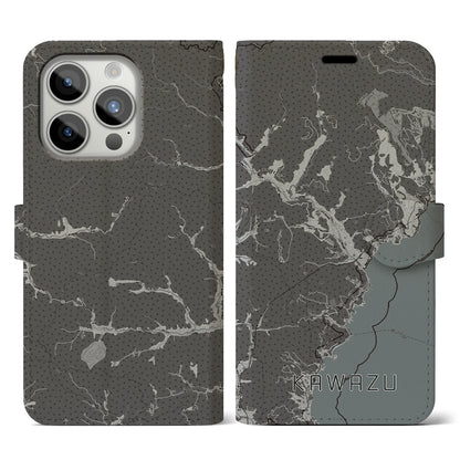 【河津（静岡県）】地図柄iPhoneケース（手帳タイプ）モノトーン・iPhone 15 Pro 用