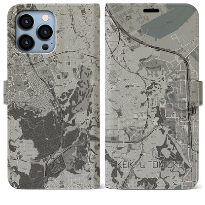 【京急富岡（神奈川県）】地図柄iPhoneケース（手帳タイプ）モノトーン・iPhone 13 Pro Max 用