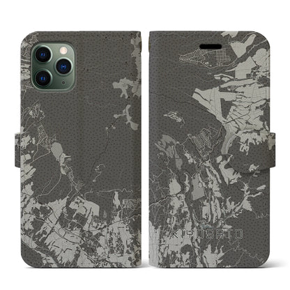 【清里（山梨県）】地図柄iPhoneケース（手帳タイプ）モノトーン・iPhone 11 Pro 用