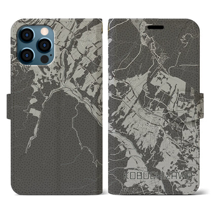 【小淵沢（山梨県）】地図柄iPhoneケース（手帳タイプ）モノトーン・iPhone 12 / 12 Pro 用