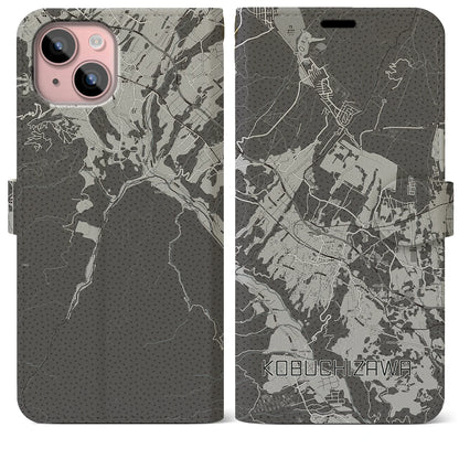 【小淵沢（山梨県）】地図柄iPhoneケース（手帳タイプ）モノトーン・iPhone 15 Plus 用