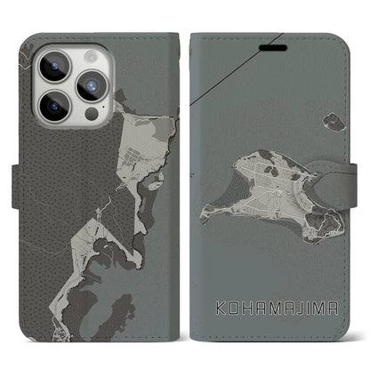 【小浜島（沖縄県）】地図柄iPhoneケース（手帳タイプ）モノトーン・iPhone 15 Pro 用