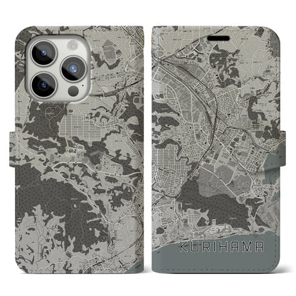 【久里浜（神奈川県）】地図柄iPhoneケース（手帳タイプ）モノトーン・iPhone 15 Pro 用