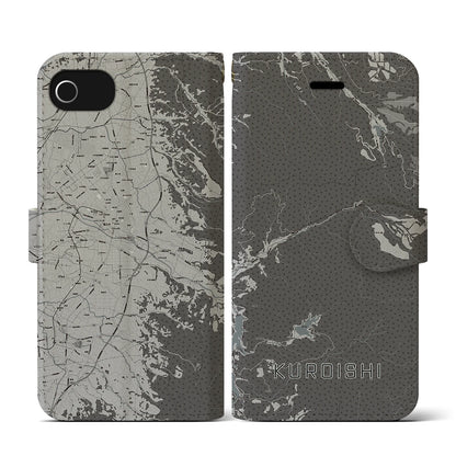 【黒石（青森県）】地図柄iPhoneケース（手帳タイプ）モノトーン・iPhone SE（第3 / 第2世代） / 8 / 7 / 6s / 6 用