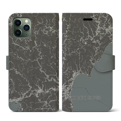 【黒潮（高知県）】地図柄iPhoneケース（手帳タイプ）モノトーン・iPhone 11 Pro 用