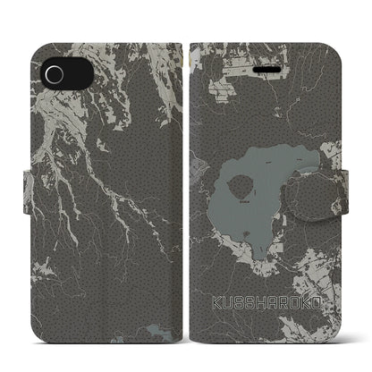 【屈斜路湖（北海道）】地図柄iPhoneケース（手帳タイプ）モノトーン・iPhone SE（第3 / 第2世代） / 8 / 7 / 6s / 6 用