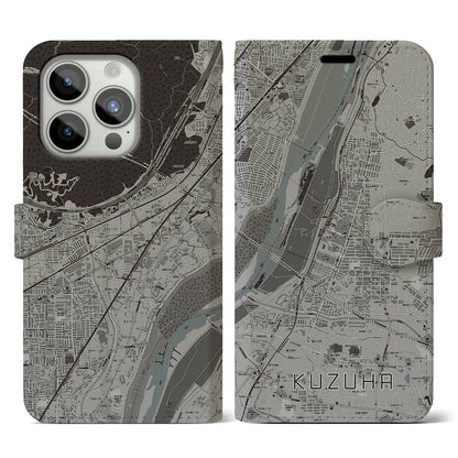 【樟葉（大阪府）】地図柄iPhoneケース（手帳タイプ）モノトーン・iPhone 15 Pro 用