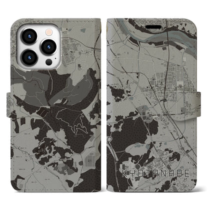 【京田辺（京都府）】地図柄iPhoneケース（手帳タイプ）モノトーン・iPhone 13 Pro 用