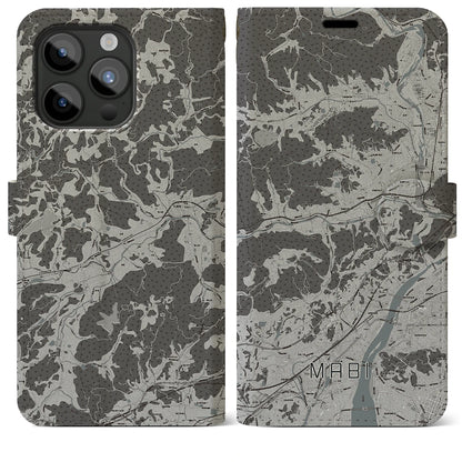 【真備（岡山県）】地図柄iPhoneケース（手帳タイプ）モノトーン・iPhone 15 Pro Max 用