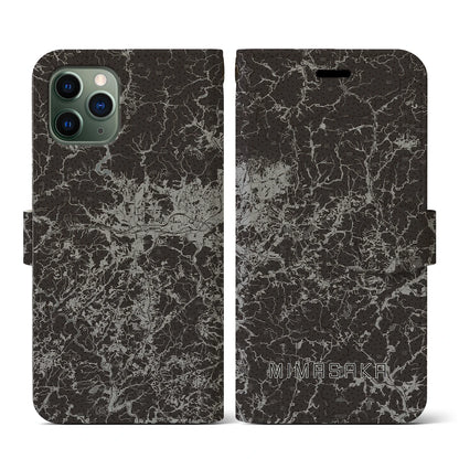 【美作（岡山県）】地図柄iPhoneケース（手帳タイプ）モノトーン・iPhone 11 Pro 用