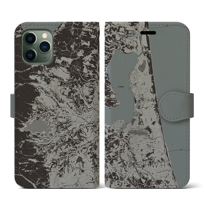 【三沢（青森県）】地図柄iPhoneケース（手帳タイプ）モノトーン・iPhone 11 Pro 用