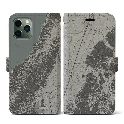 【見附（新潟県）】地図柄iPhoneケース（手帳タイプ）モノトーン・iPhone 11 Pro 用