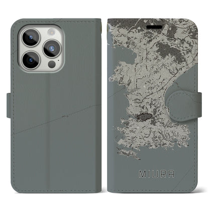 【三浦（神奈川県）】地図柄iPhoneケース（手帳タイプ）モノトーン・iPhone 15 Pro 用