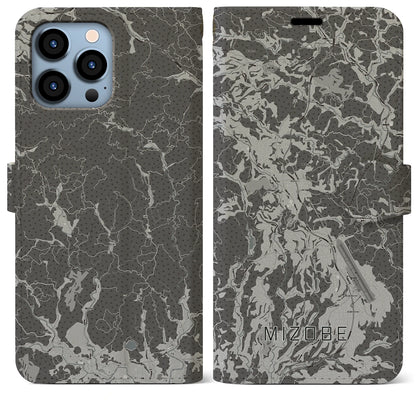 【溝辺（鹿児島県）】地図柄iPhoneケース（手帳タイプ）モノトーン・iPhone 13 Pro Max 用