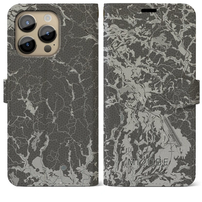 【溝辺（鹿児島県）】地図柄iPhoneケース（手帳タイプ）モノトーン・iPhone 14 Pro Max 用