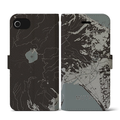 【むつ（青森県）】地図柄iPhoneケース（手帳タイプ）モノトーン・iPhone SE（第3 / 第2世代） / 8 / 7 / 6s / 6 用