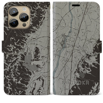 【長岡（新潟県）】地図柄iPhoneケース（手帳タイプ）モノトーン・iPhone 14 Pro Max 用