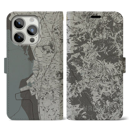 【南関（熊本県）】地図柄iPhoneケース（手帳タイプ）モノトーン・iPhone 15 Pro 用