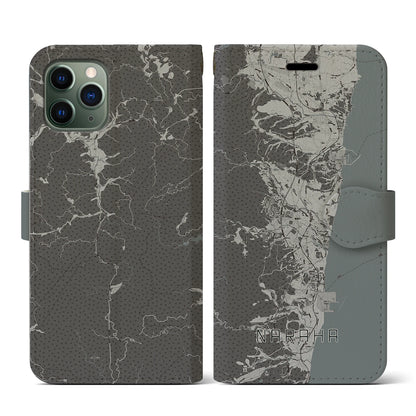 【楢葉（福島県）】地図柄iPhoneケース（手帳タイプ）モノトーン・iPhone 11 Pro 用