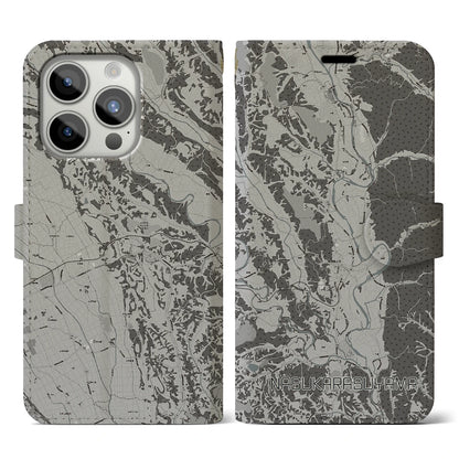 【那須烏山（栃木県）】地図柄iPhoneケース（手帳タイプ）モノトーン・iPhone 15 Pro 用