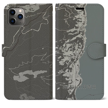 【根府川（神奈川県）】地図柄iPhoneケース（手帳タイプ）モノトーン・iPhone 11 Pro Max 用