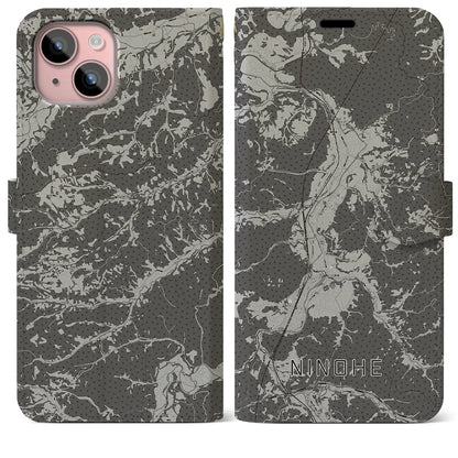 【二戸（岩手県）】地図柄iPhoneケース（手帳タイプ）モノトーン・iPhone 15 Plus 用