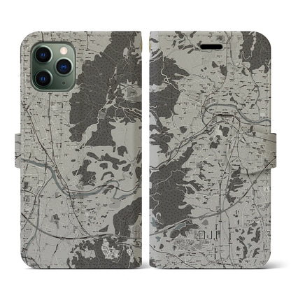 【王寺（奈良県）】地図柄iPhoneケース（手帳タイプ）モノトーン・iPhone 11 Pro 用