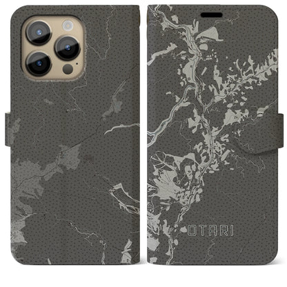 【小谷（長野県）】地図柄iPhoneケース（手帳タイプ）モノトーン・iPhone 14 Pro Max 用