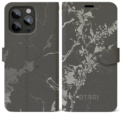 【小谷（長野県）】地図柄iPhoneケース（手帳タイプ）モノトーン・iPhone 15 Pro Max 用