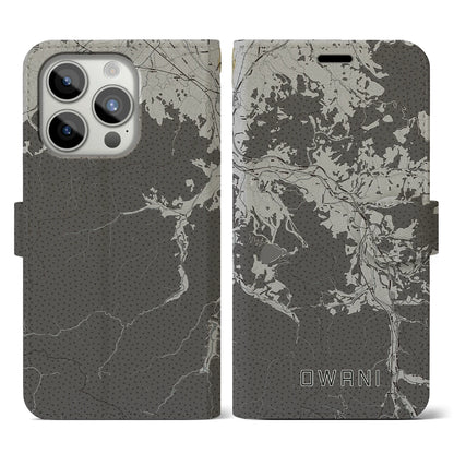 【大鰐（青森県）】地図柄iPhoneケース（手帳タイプ）モノトーン・iPhone 15 Pro 用