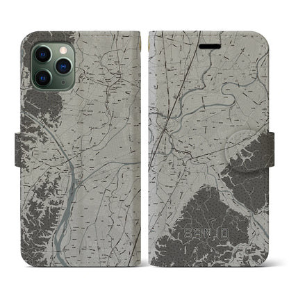 【三条（新潟県）】地図柄iPhoneケース（手帳タイプ）モノトーン・iPhone 11 Pro 用