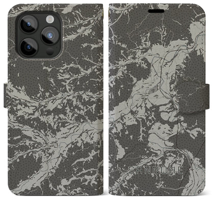 【三戸（青森県）】地図柄iPhoneケース（手帳タイプ）モノトーン・iPhone 15 Pro Max 用