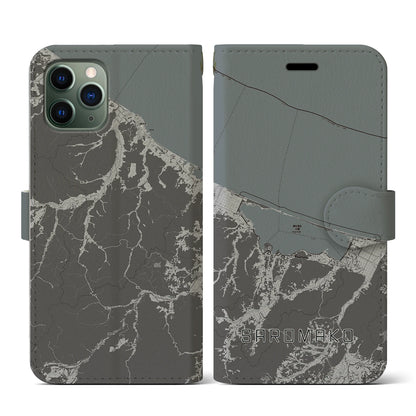 【サロマ湖（北海道）】地図柄iPhoneケース（手帳タイプ）モノトーン・iPhone 11 Pro 用