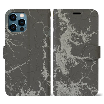 【士別（北海道）】地図柄iPhoneケース（手帳タイプ）モノトーン・iPhone 12 / 12 Pro 用